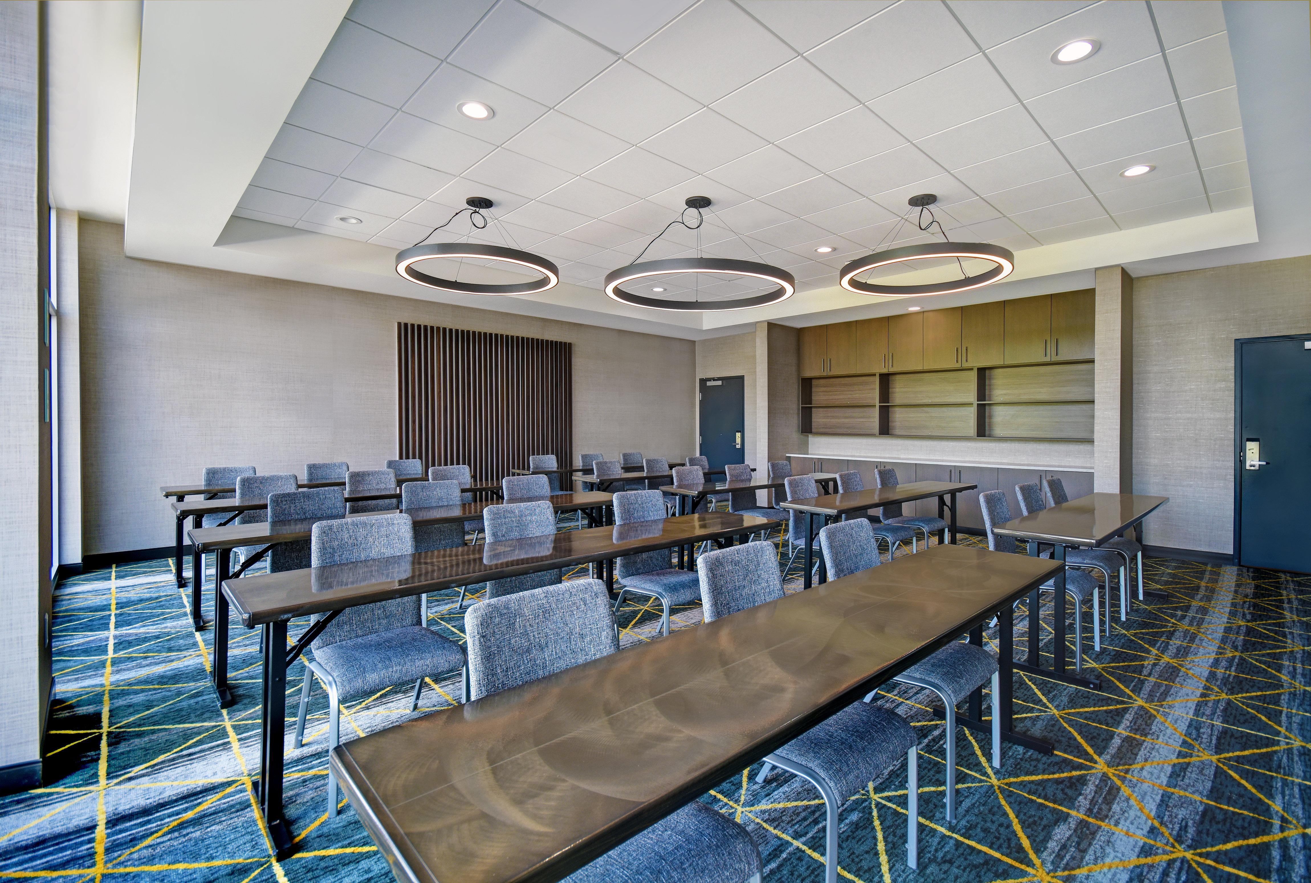 Holiday Inn Grand Rapids North - Walker By Ihg Exterior photo
