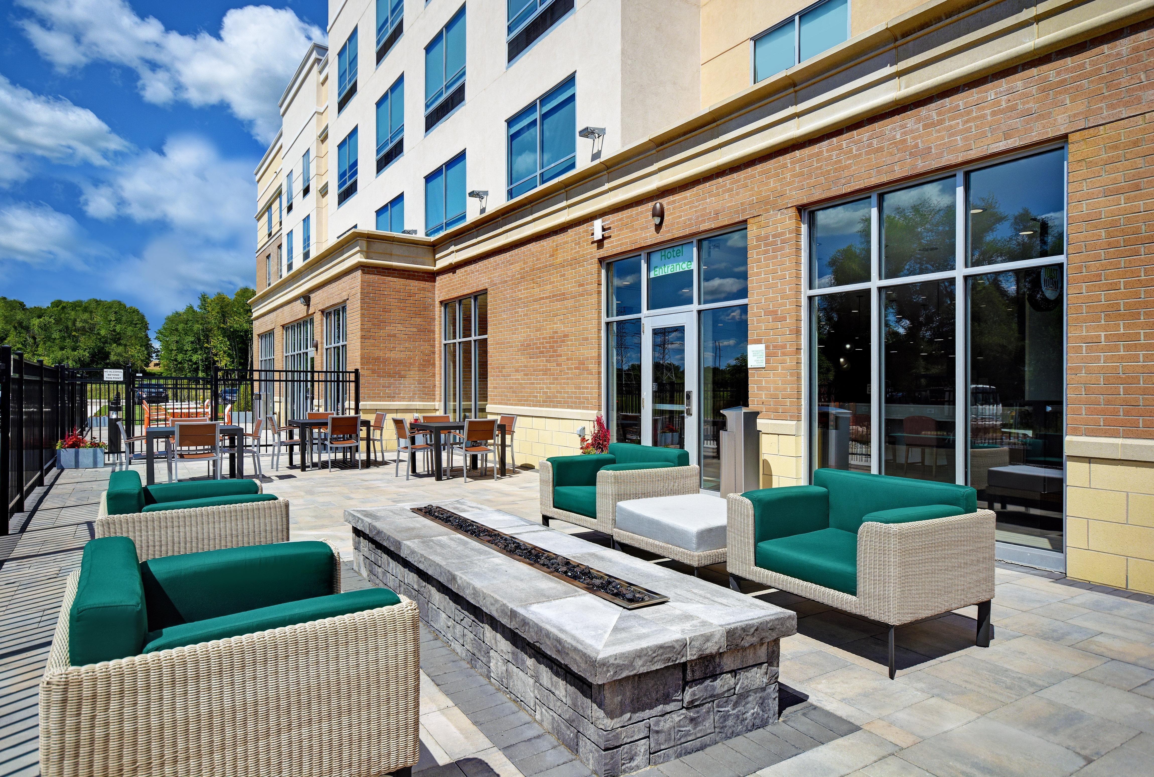 Holiday Inn Grand Rapids North - Walker By Ihg Exterior photo